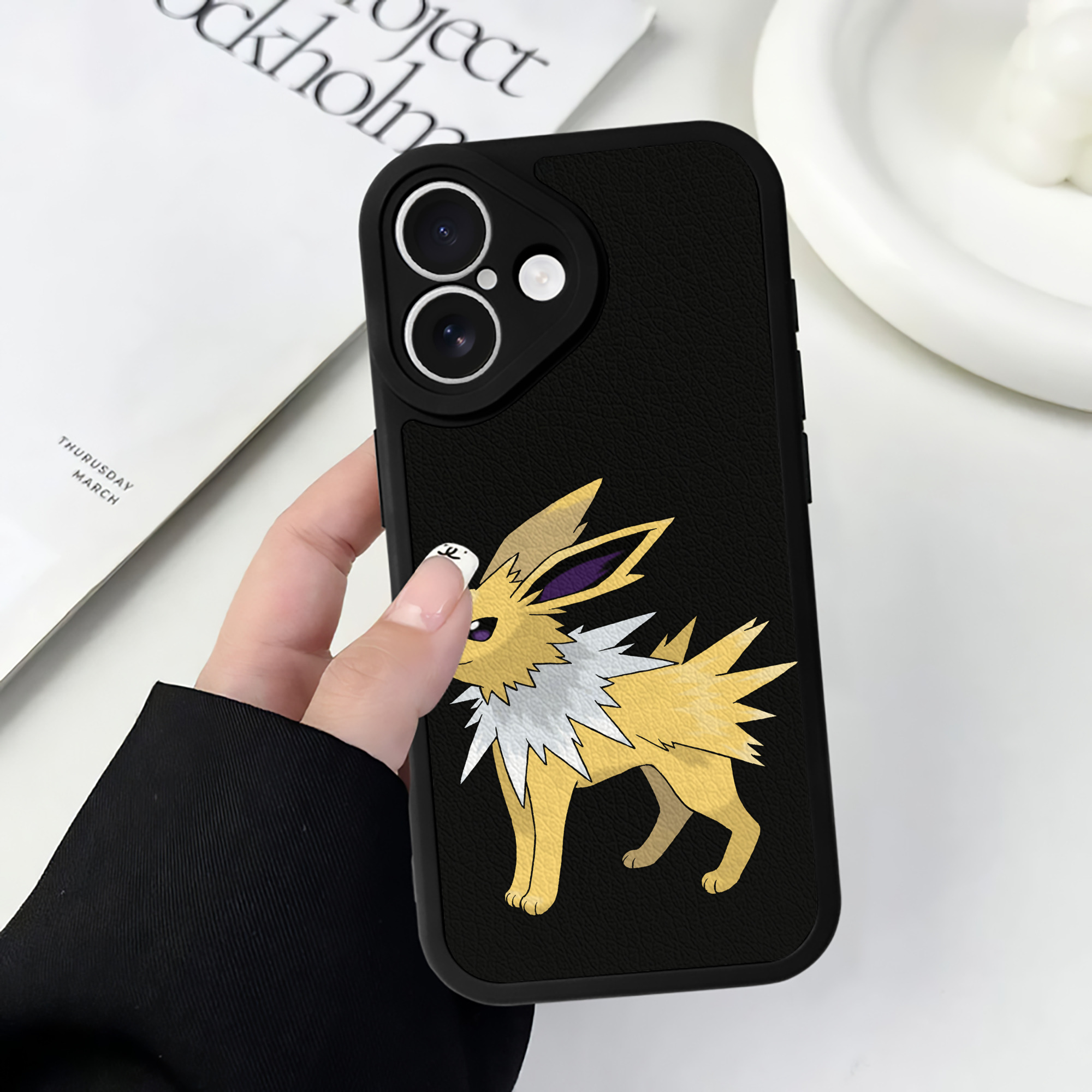 （画像用） ポケットモンスター Pokémon 【iPhone 16シリーズ対応】シリコンスマホケース（レザー調） 材質：シリコン